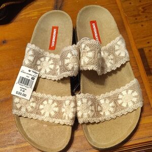 UNIONBAY Women's Tan Floral Sandals Size 9m